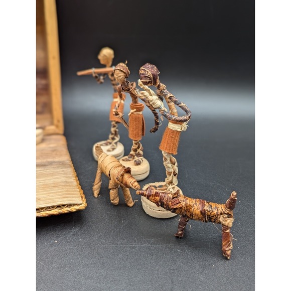 13 pc Handmade African Kenya Banana Fiber Palm Leaf Nativity Set Christmas Decor - Picture 4 of 16